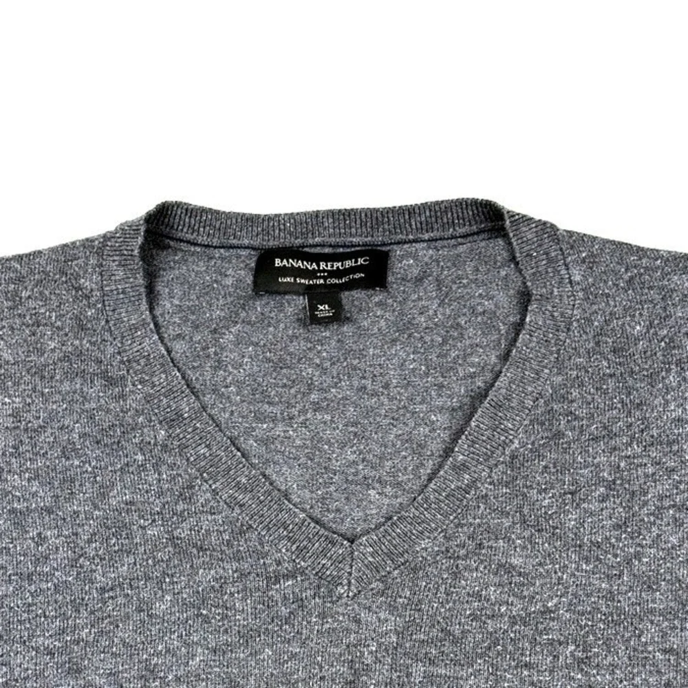 Banana Republic Mens Luxe Sweater Collection V Neck Long Sleeve Gray XL‎